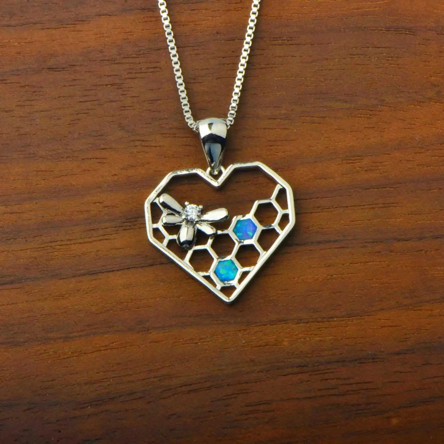 TikTok INS Wind Hawaii Beach Explosion Copper Alloy Silver Plated Lab Created Opal Dragonfly Vintage Party Box Chain Women's