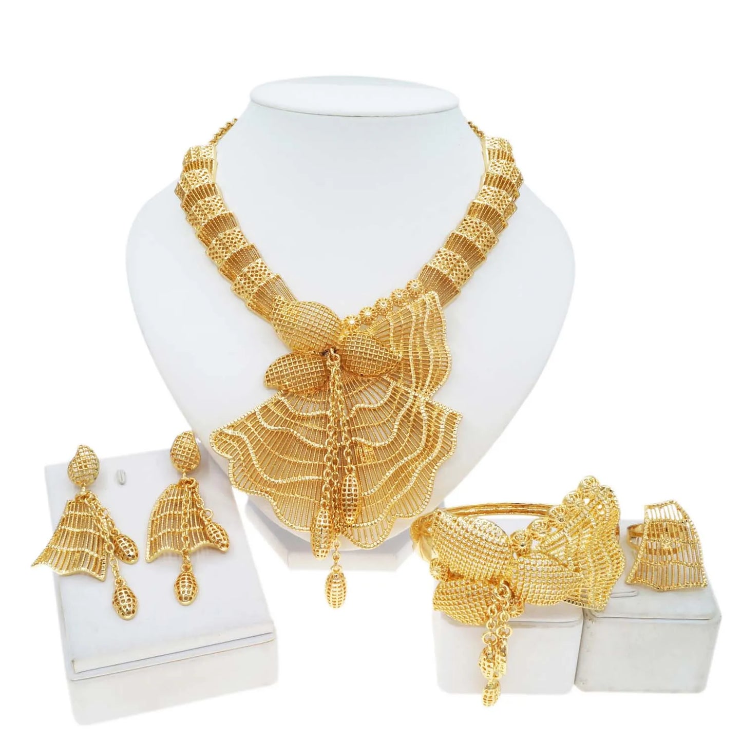 Zhuerrui Exquisite Accessories Good Jewelry Sets Fashion Silver Necklace Jewelry Set High-end Woman Costume Pendant H00745