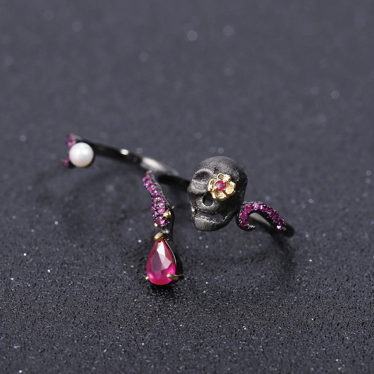 ArtistA C8281Abiding Halloween Design 925 Silver Glass-filled Ruby Pearl Skull Ring Earrings Necklace Pendant Jewelry Set