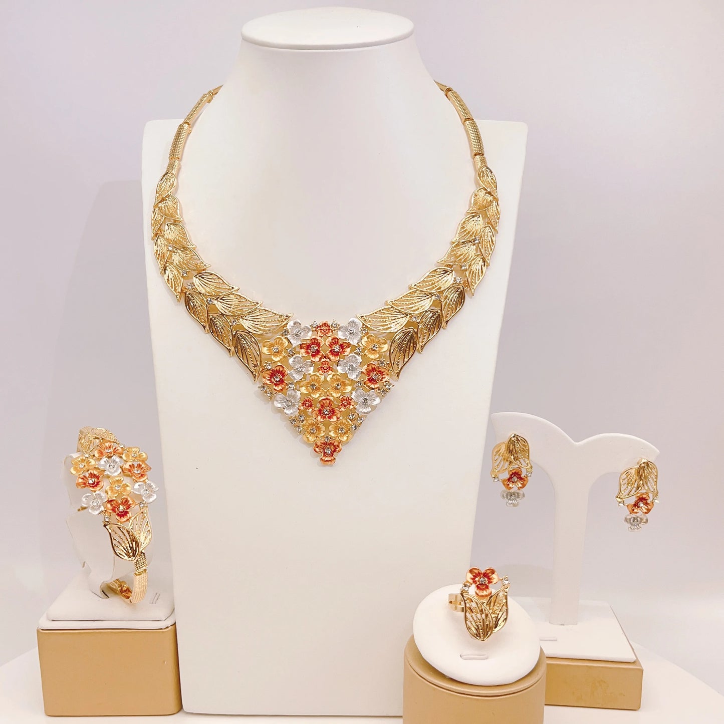 Zhuerrui Wholesale Luxury Gold Jewelry Sets Multi Color Flowers Bead Necklace Jewelry Set Latest Woman Birthday Party HA23266