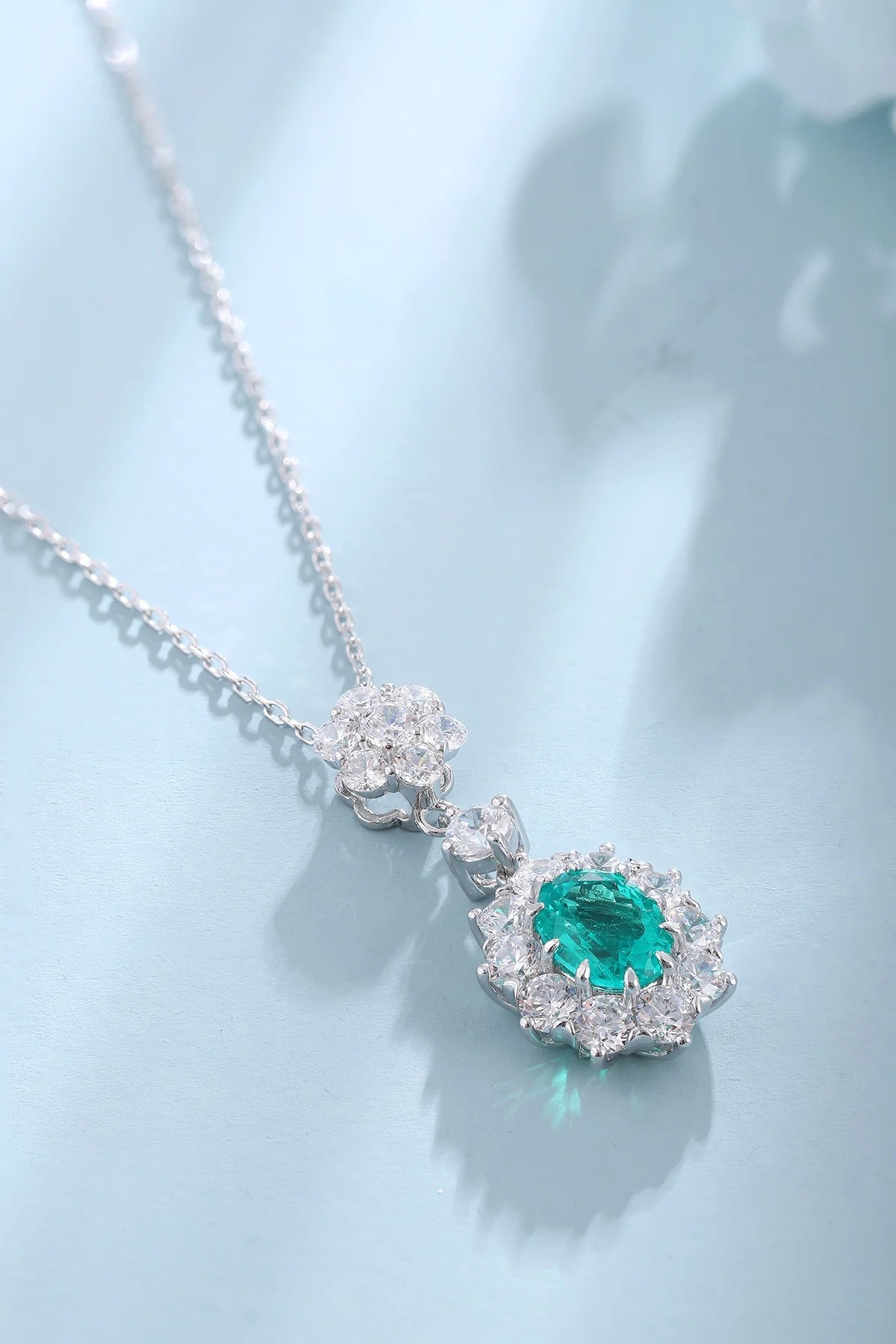 Gemfiori Anster 925 Sterling Silver High-quality Cultivation Lab Grown Emerald Necklace - Suitable for Parties or As a Gift