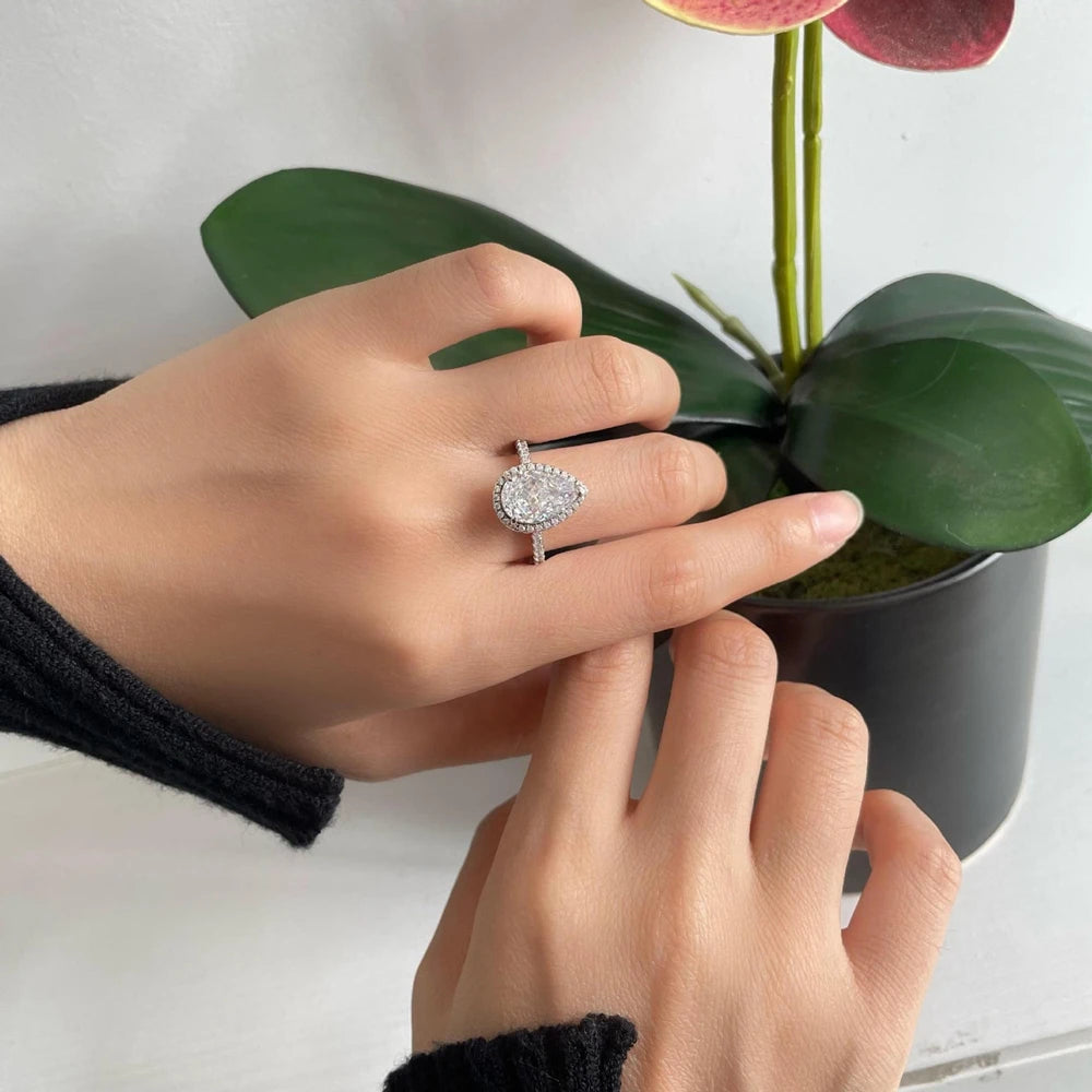 Silverelli | 925 Silver 4ct Pear-Shaped High Carbon Diamond Ring | 8×12mm | Platinum Plated