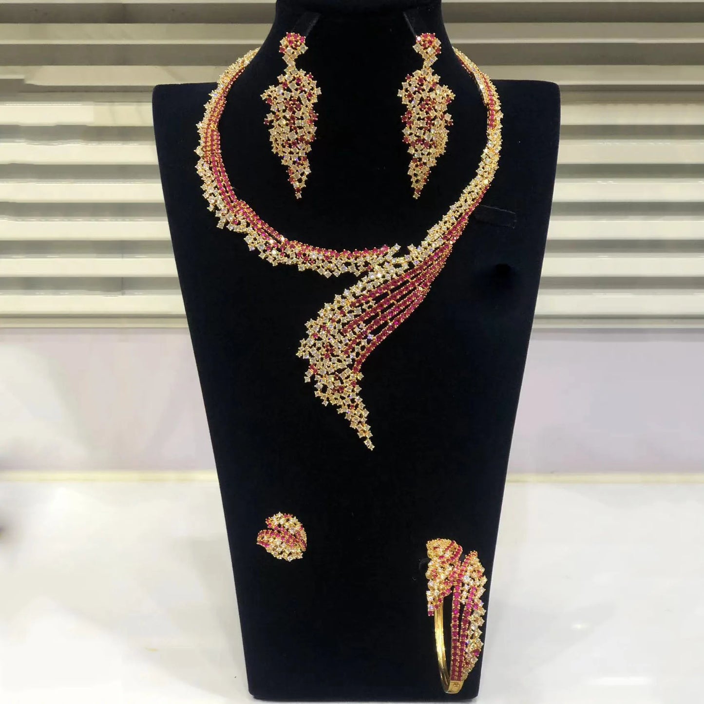 Zhuerrui American High Quality Gold Brass Jewelry Set Cheap Wedding Bridal Jewelry Sets Hot Selling Customized Luxury HZ23200167