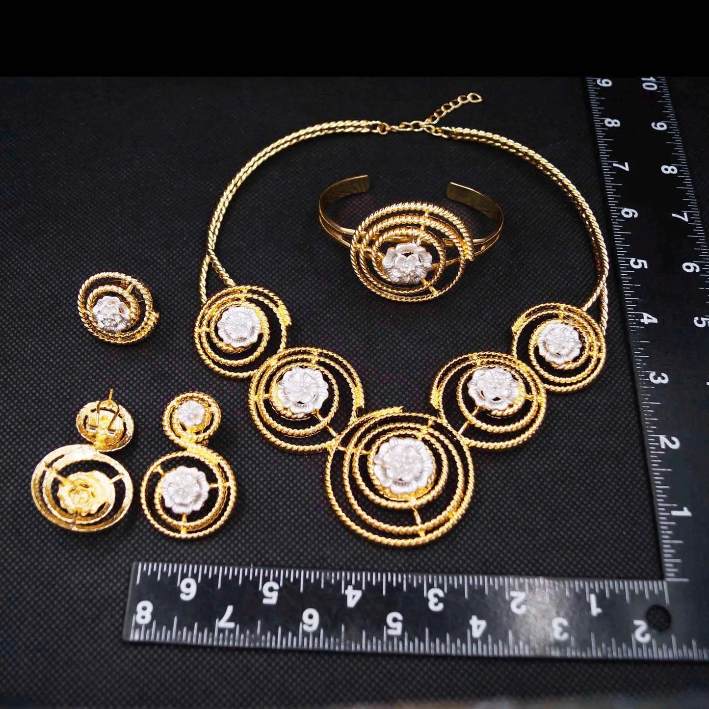 Zhuerrui Gold Plated Jewelry for Women White Flowers Necklace Bracelet Jewelry Sets High Quality Luxury Accessories HA20045