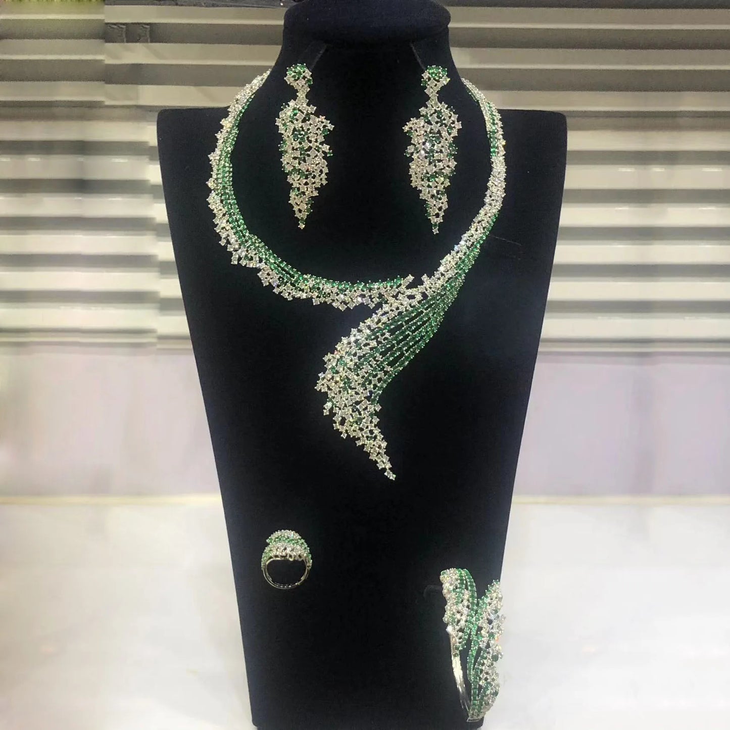 Zhuerrui American High Quality Gold Brass Jewelry Set Cheap Wedding Bridal Jewelry Sets Hot Selling Customized Luxury HZ23200167