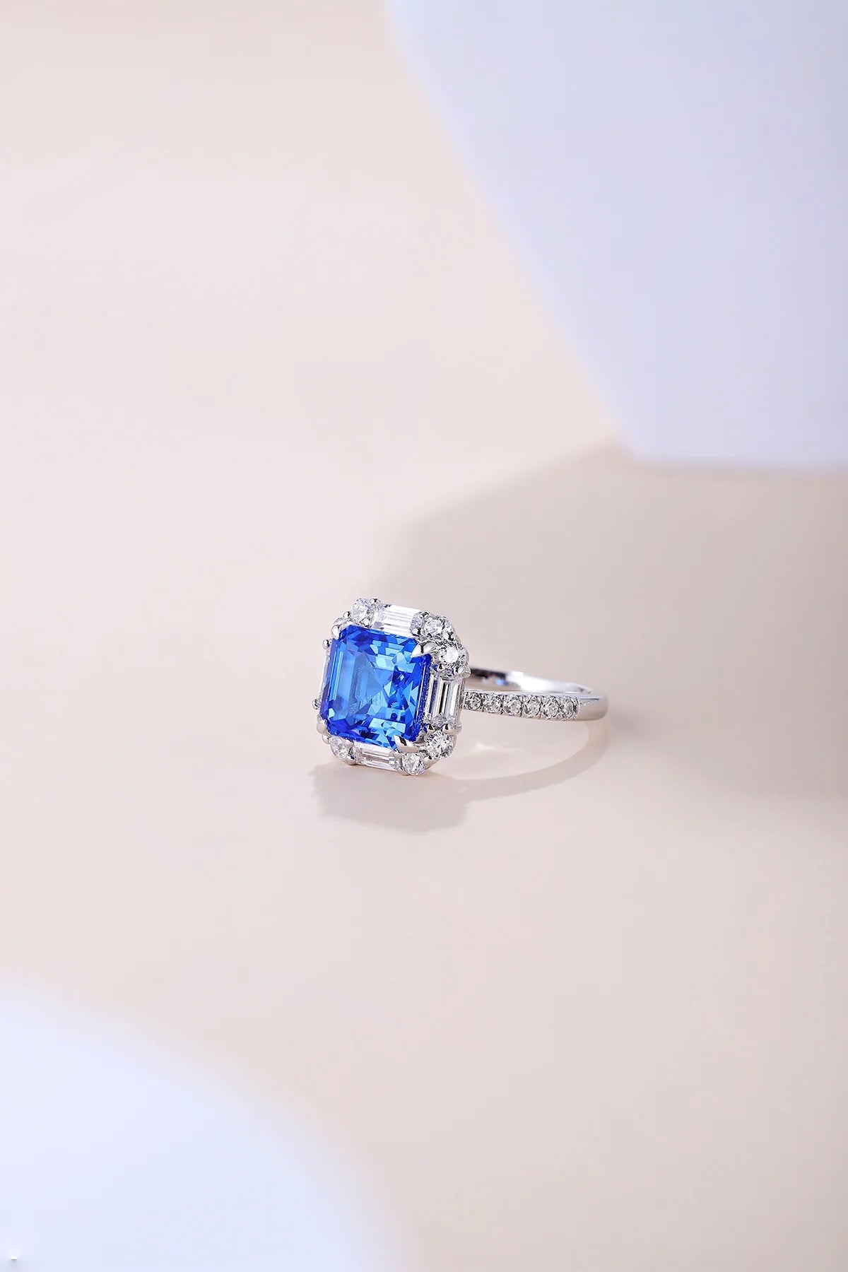 Gemfiori S925 Silver Cultivated Cobalt sharp Crystal Ring Main Stone: 3.31CT Side Stones: 1.62 CT Weight: 3.78 g