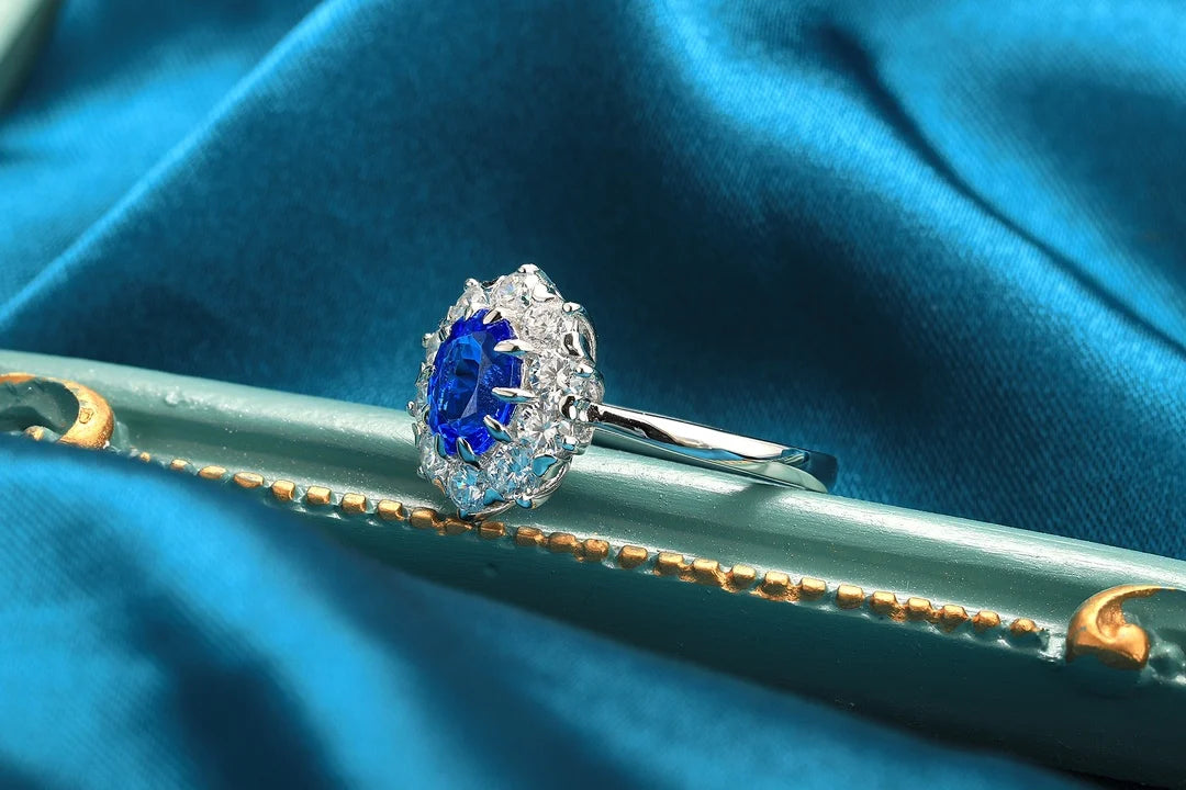Gemfiori S925 Silver Cultured Cobalt Spinel Ring Main Stone: 0.95CT Side Stones: 1.105CT Weight: 3.17g