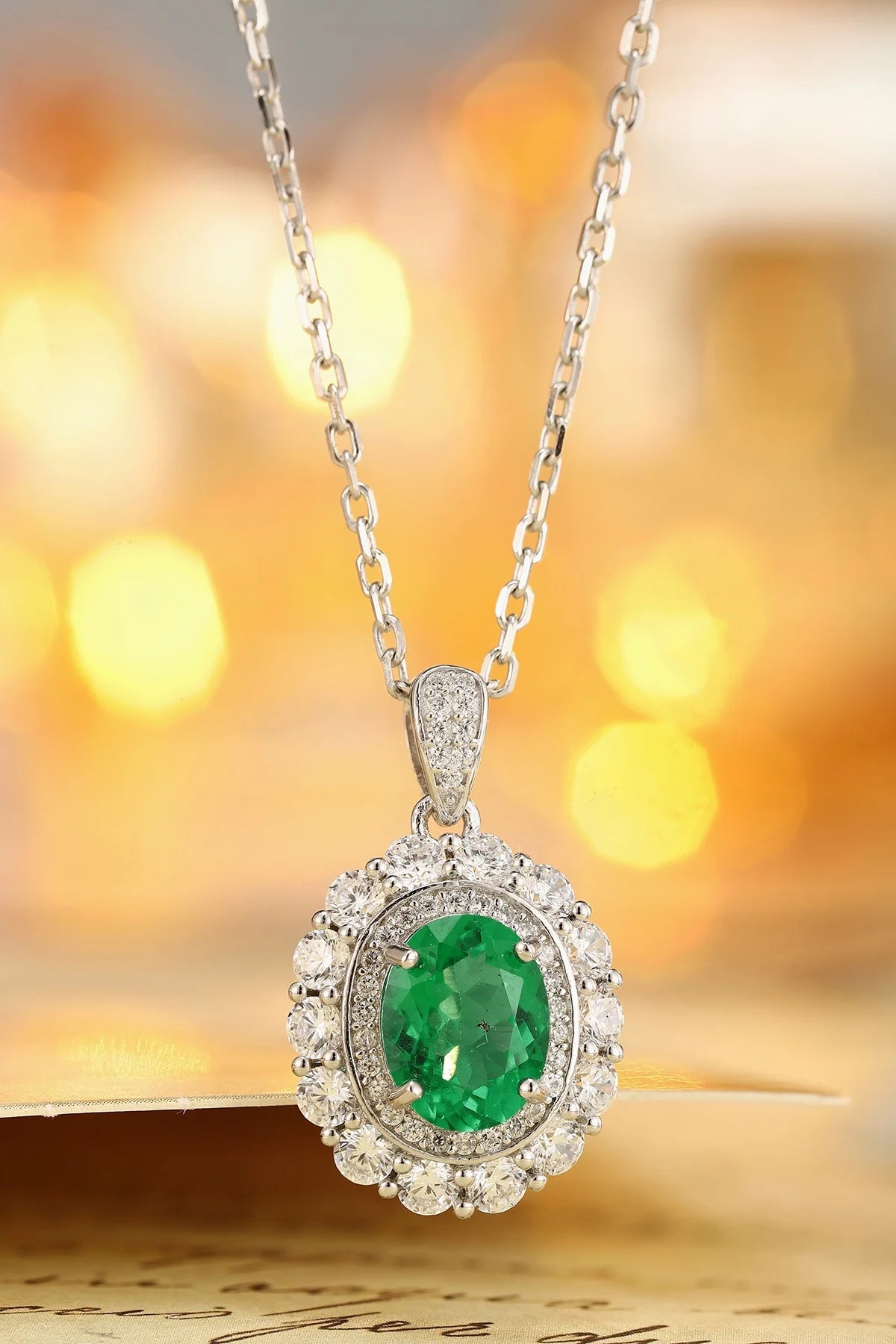 Gemfiori Anster 925 Sterling Silver High-quality Cultivated Emerald Necklace - Suitable for Parties or As a Gift