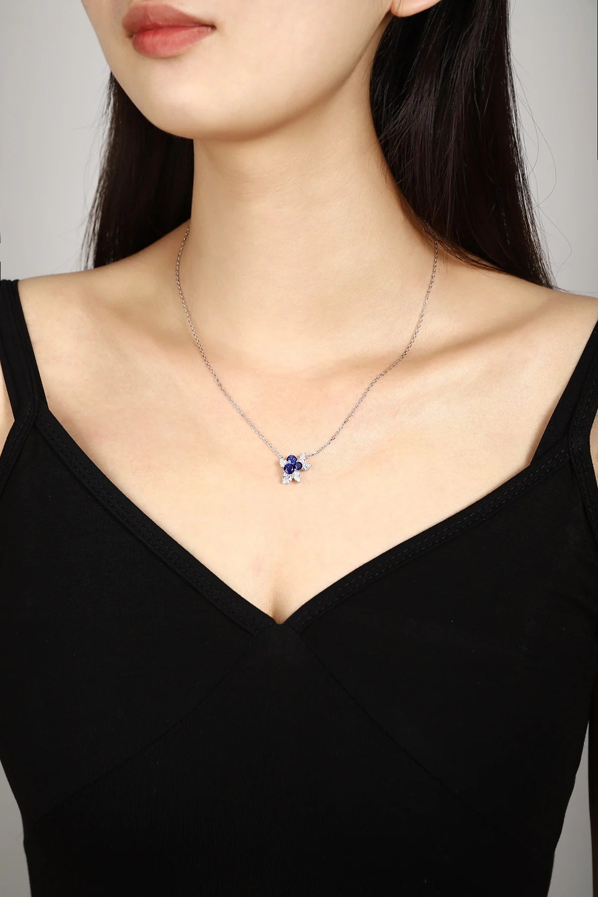 Gemfiori Anster 925 Sterling Silver High-quality Cultivated Sapphire Necklace - Suitable for Parties or As a Gift