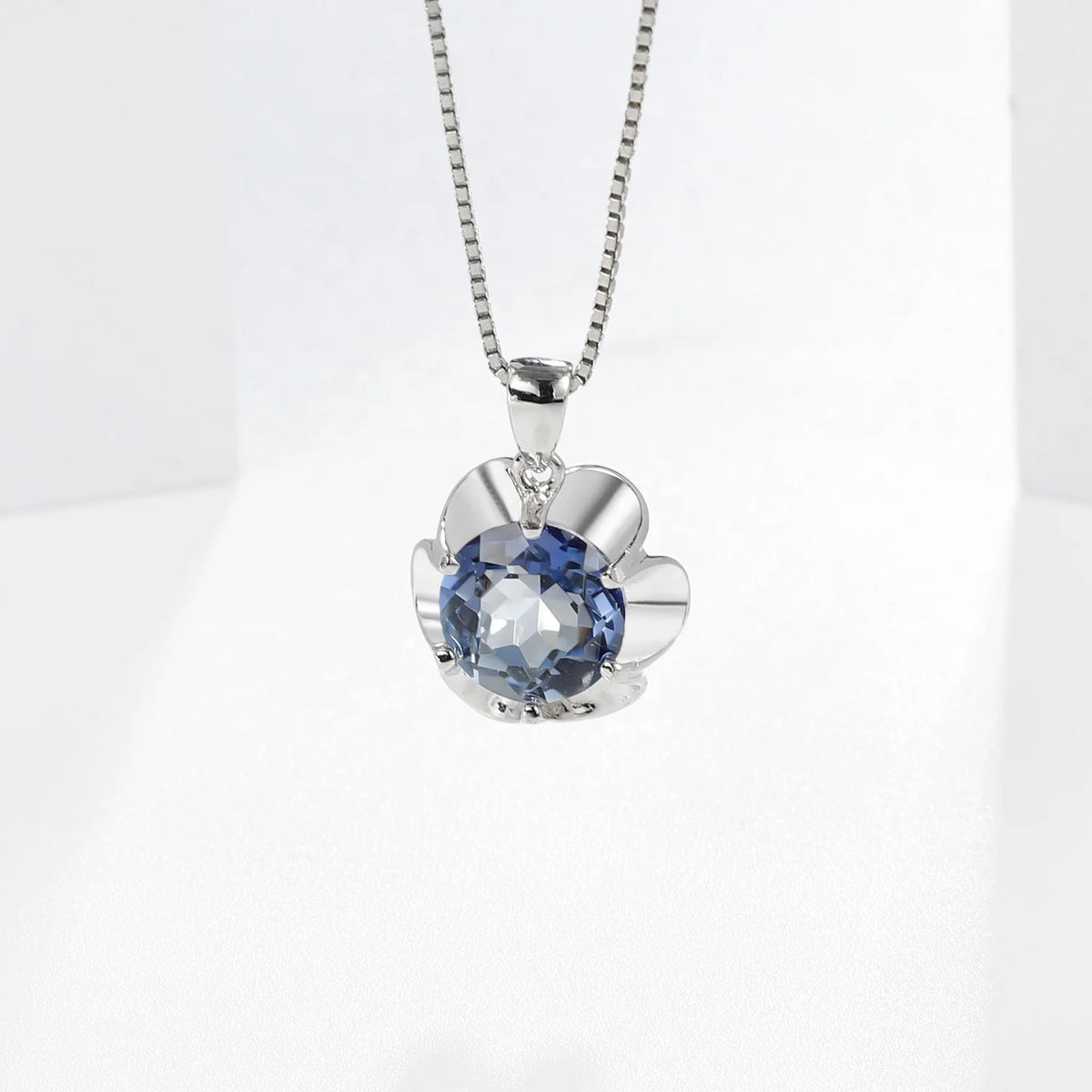 ArtistA K043 Abiding Price Flower Shape Lolite Blue Natural Mystic Quartz Real Silver Women Fashion Pendant Gemstone Charm