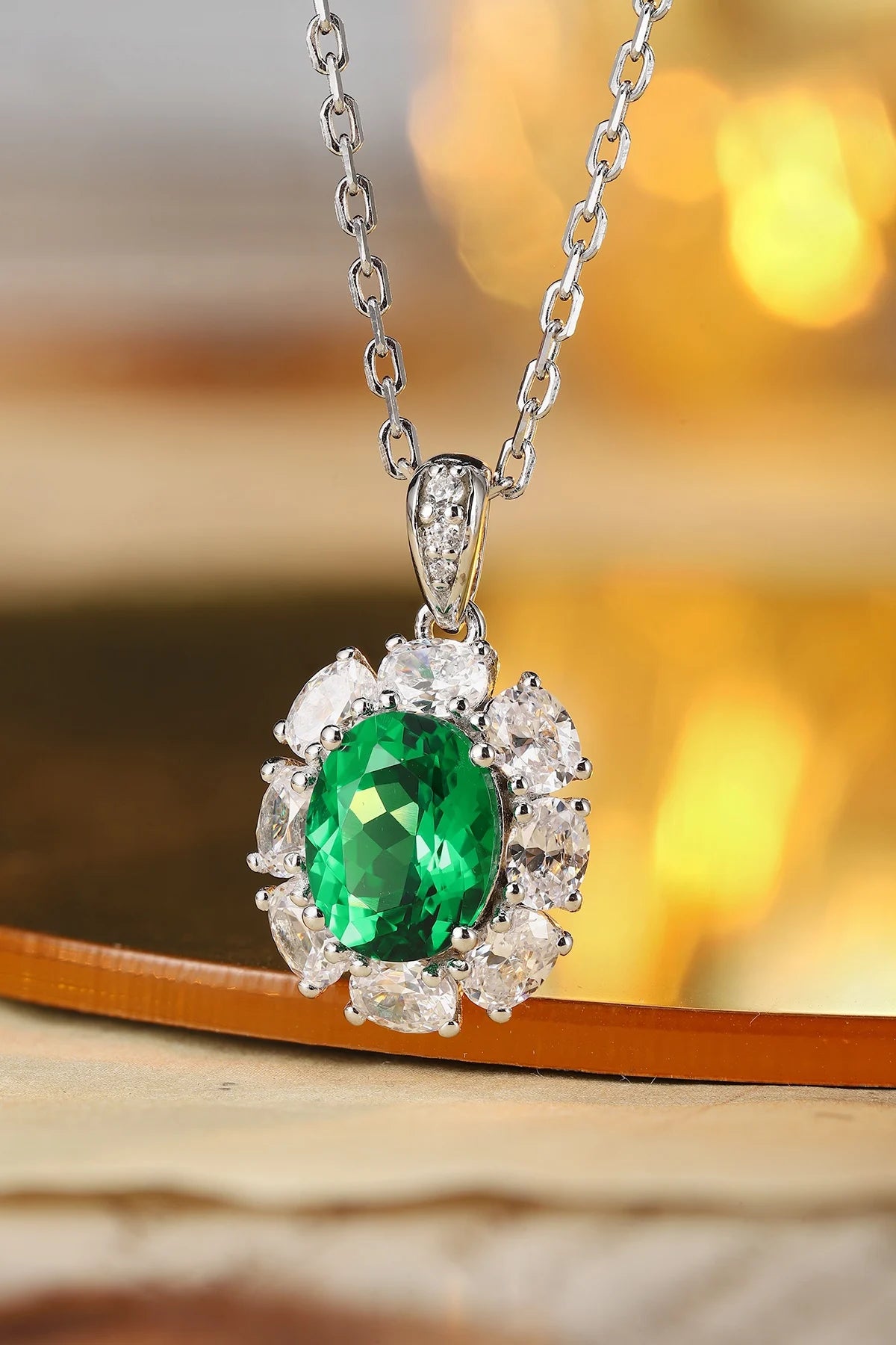 Gemfiori Anster 925 Sterling Silver High-quality Cultivated Emerald Necklace - Suitable for Parties or As a Gift