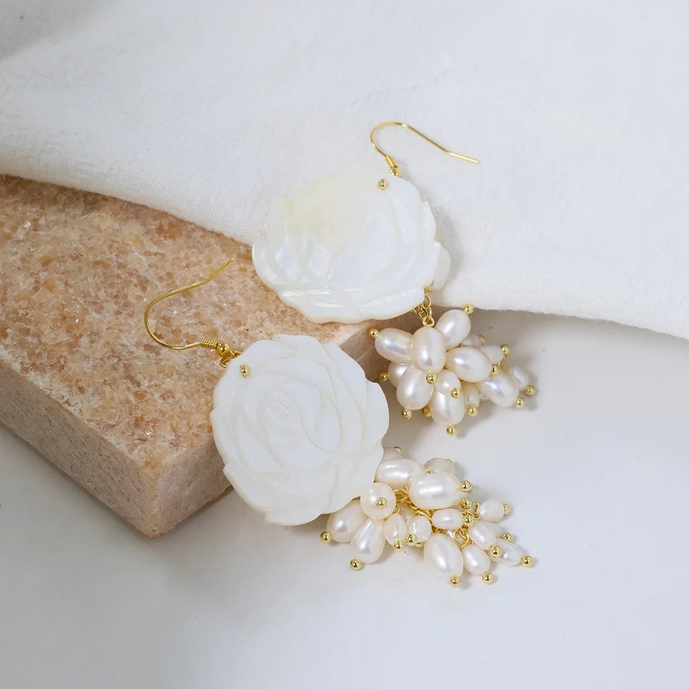 Natural Freshwater Pearl Shell Carved Round Earrings Korean Style Women Luxury Jewelry Fashion Ladies and Girls Gift GE1551