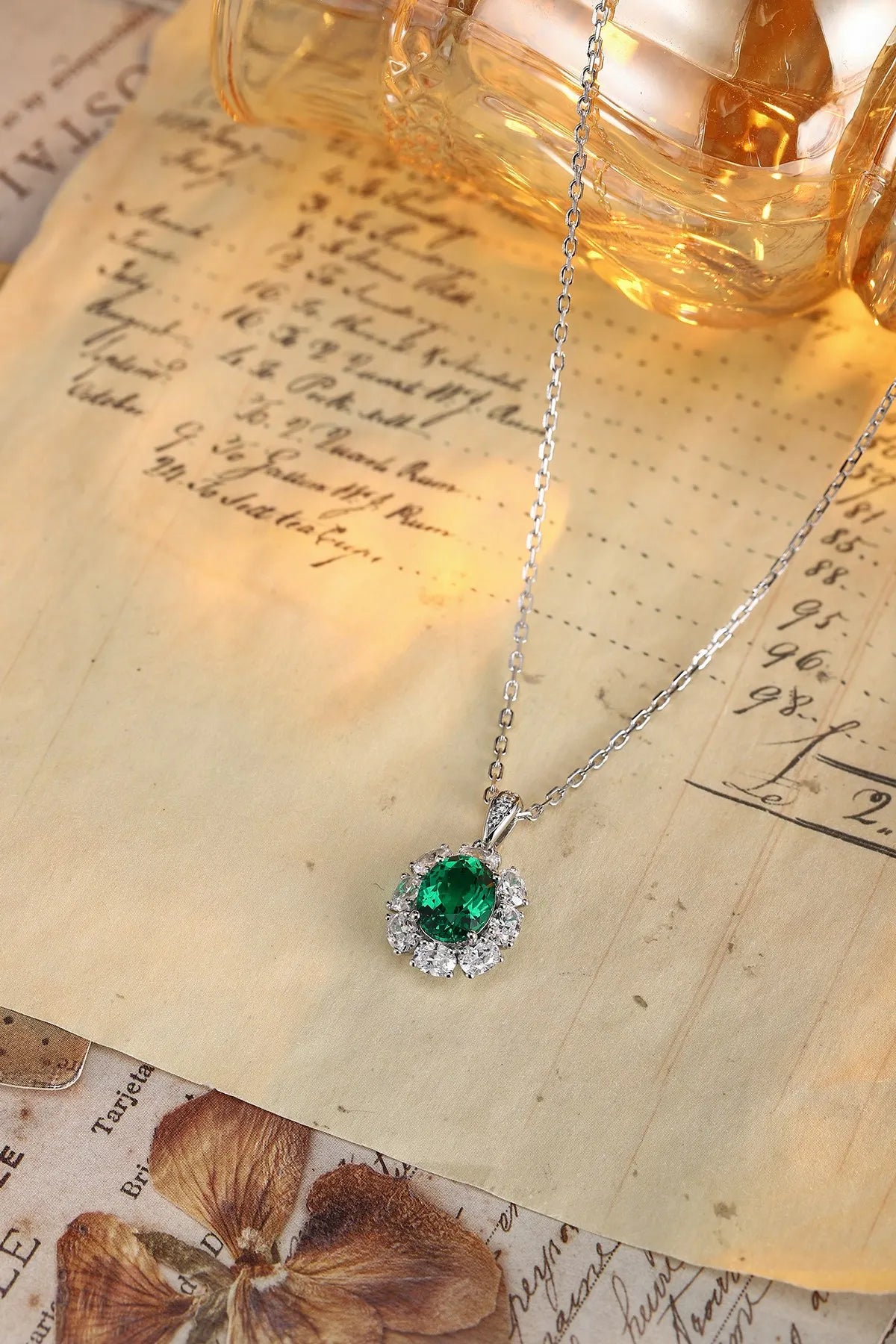 Gemfiori Anster 925 Sterling Silver High-quality Cultivated Emerald Necklace - Suitable for Parties or As a Gift