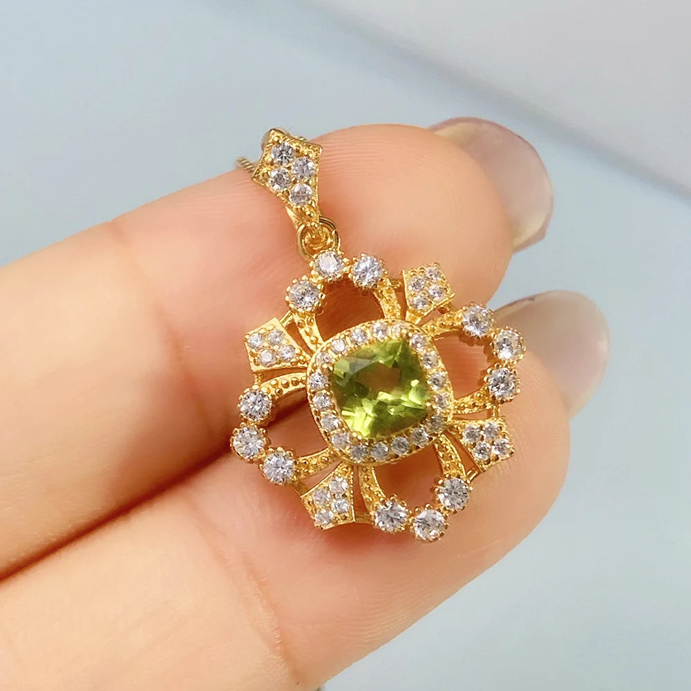 Gioiellieri Natural Peridot Pendant for Women S925 Sterling Silver Fine Jewelry Genuine Green Gemstone Necklace for August Birthstone Gift