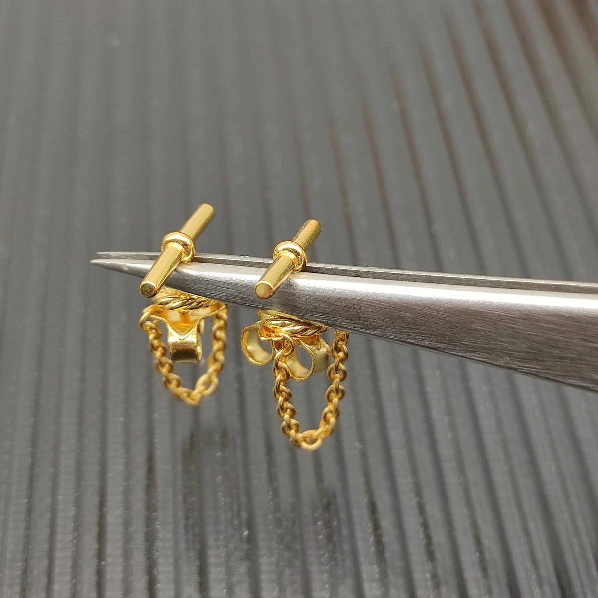 DY High-Quality Silver-Plated 38.2mm Diamond Earrings. Gold-Plated Earrings. Wholesale Jewelry.