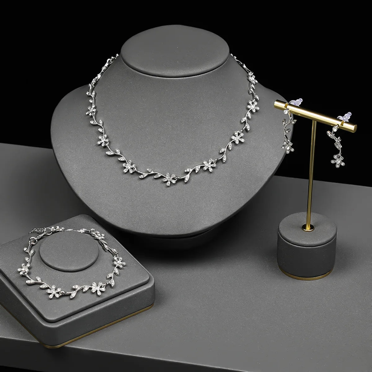 Leaf Rhinestone 4-Piece Bridal Jewellery Set | Necklace, Earrings, Bracelet & Collar Chain | Silver & Gold