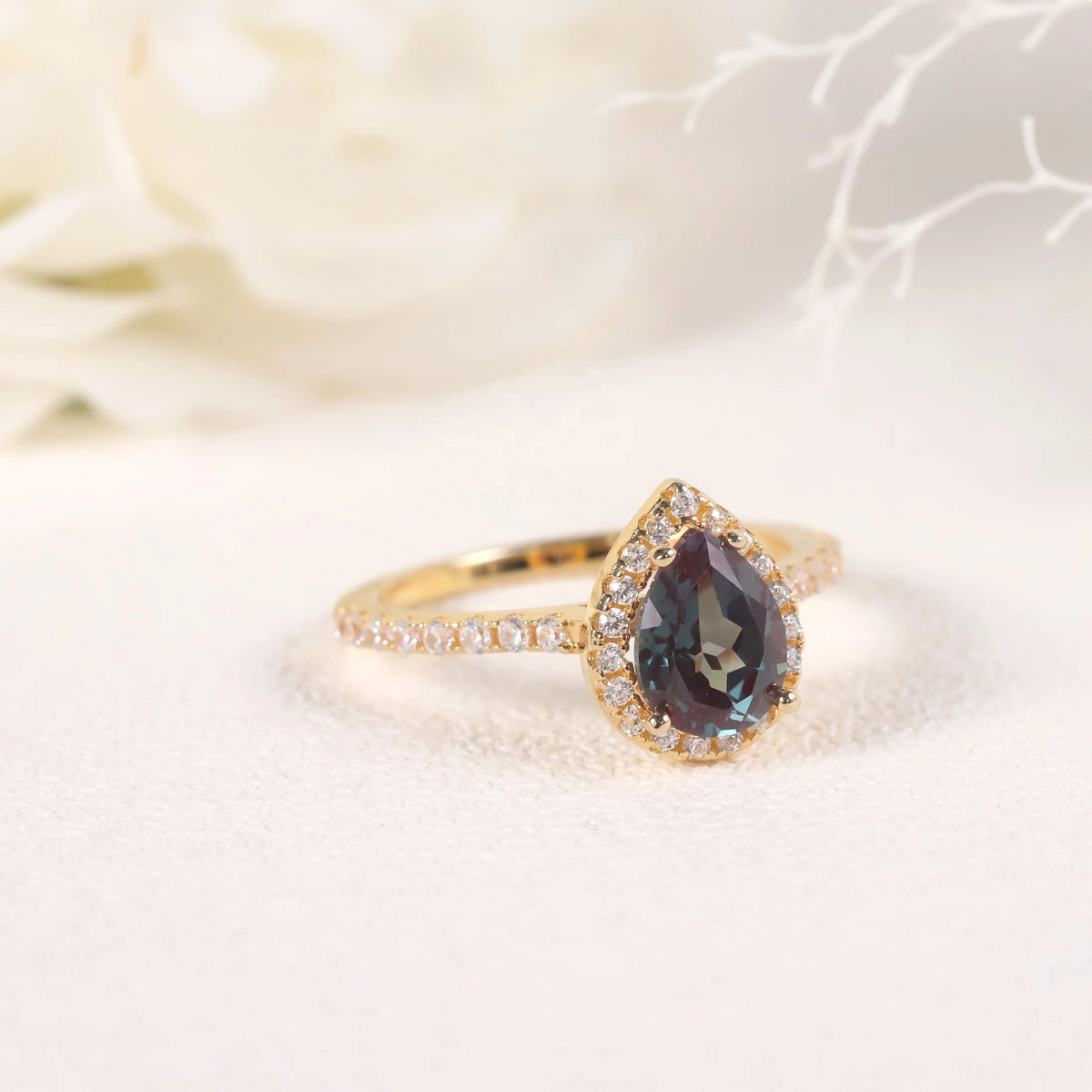 ArtistA KH076 Abiding Factory 925 Silver Jewelry Pear Cut 6X8MM Alexandrite White Cz Halo Half Eternity Ring