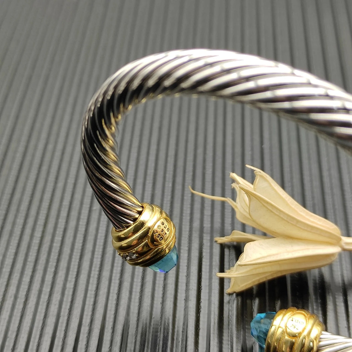 FASHIONISTA DY High-Quality Gold-Plated Diamond-Set Fashion Bangle, Unisex Silver-Plated Diamond-Set Bangle, Jewelry