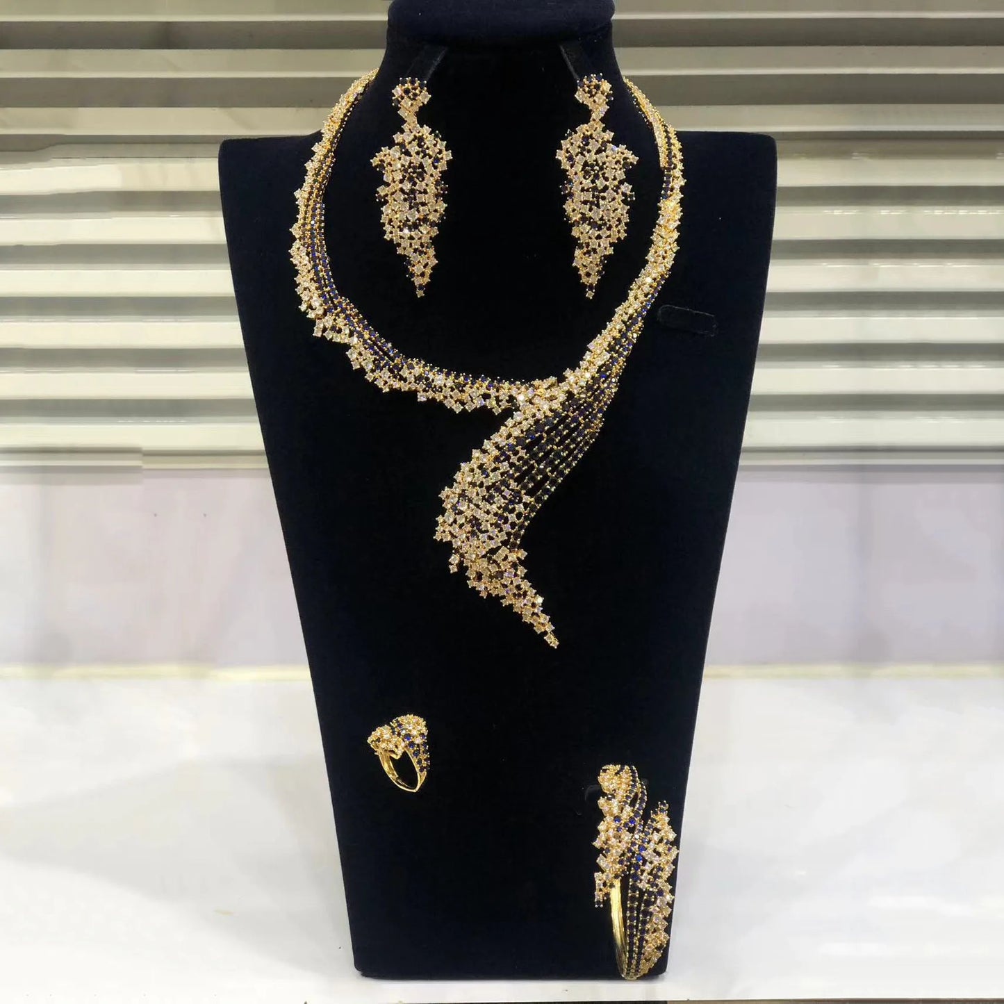 Zhuerrui American High Quality Gold Brass Jewelry Set Cheap Wedding Bridal Jewelry Sets Hot Selling Customized Luxury HZ23200167
