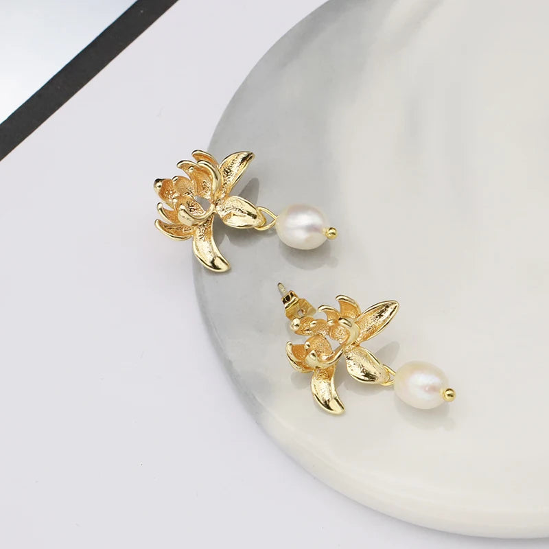 Natural Freshwater Pearl Earrings 18k Gold Plated Simple Baroque Irregular Vintage Earrings for Women