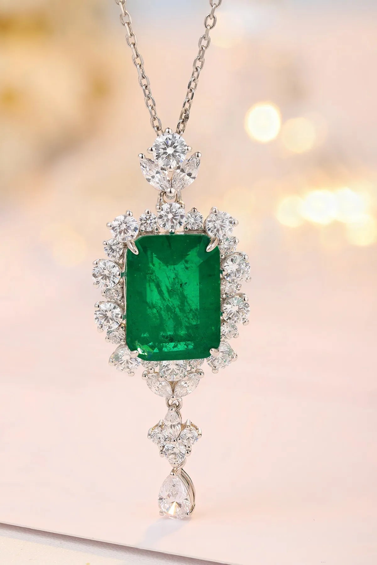 Gemfiori Anster 925 Sterling Silver High-quality Cultivated Emerald Necklace - Suitable for Parties or As a Gift