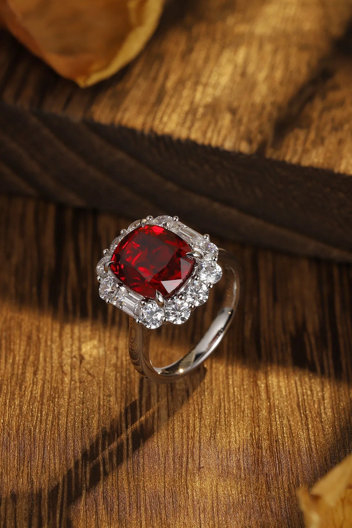 Gemfiori Jewelry Trendy High Quality S925 Silver Cultivated Ruby Ring Unisex Engagement Ring for Wedding Party or Gift