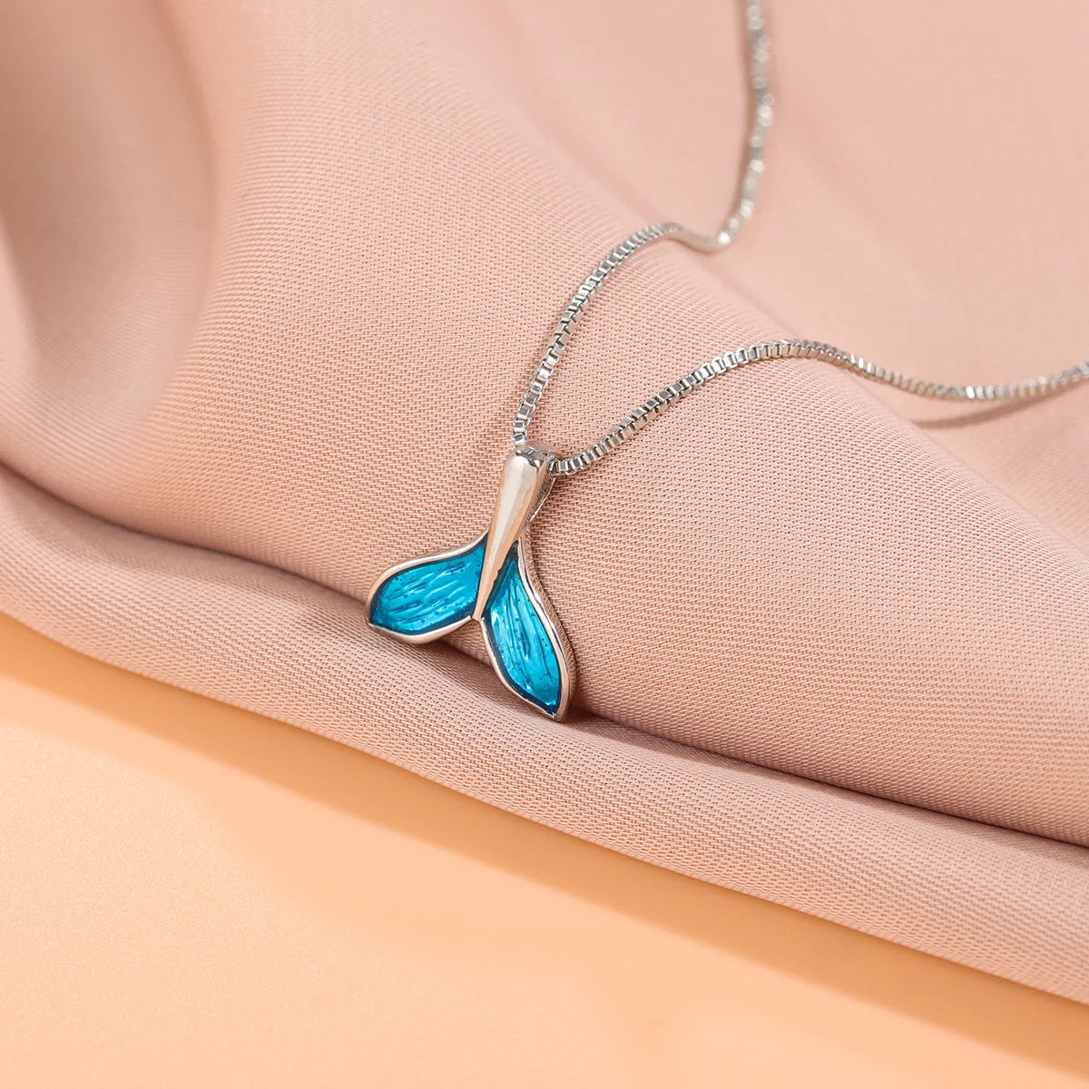 Stylish and Elegant Animal-shaped Mermaid-style Blue Resin Fishtail Pendant Necklace with Box Chain Copper Wholesale
