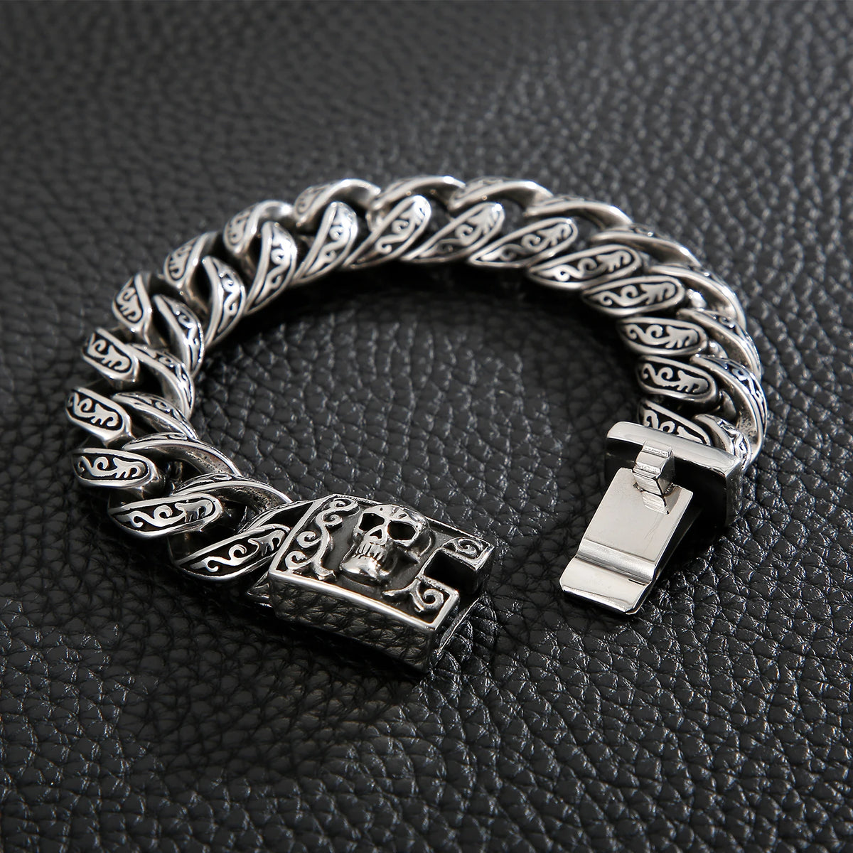 VIKING Mens Punk Totem Skull Pattern Stainless Steel Bracelet – Silver