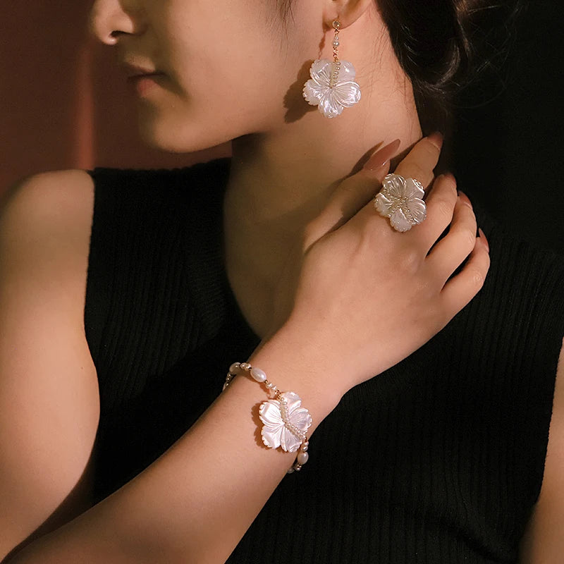 Natural Pearl Shell Flower Bracelet Earrings Ring Luxurious Design Set for Banquet Wedding Women's Jewelry GS0226