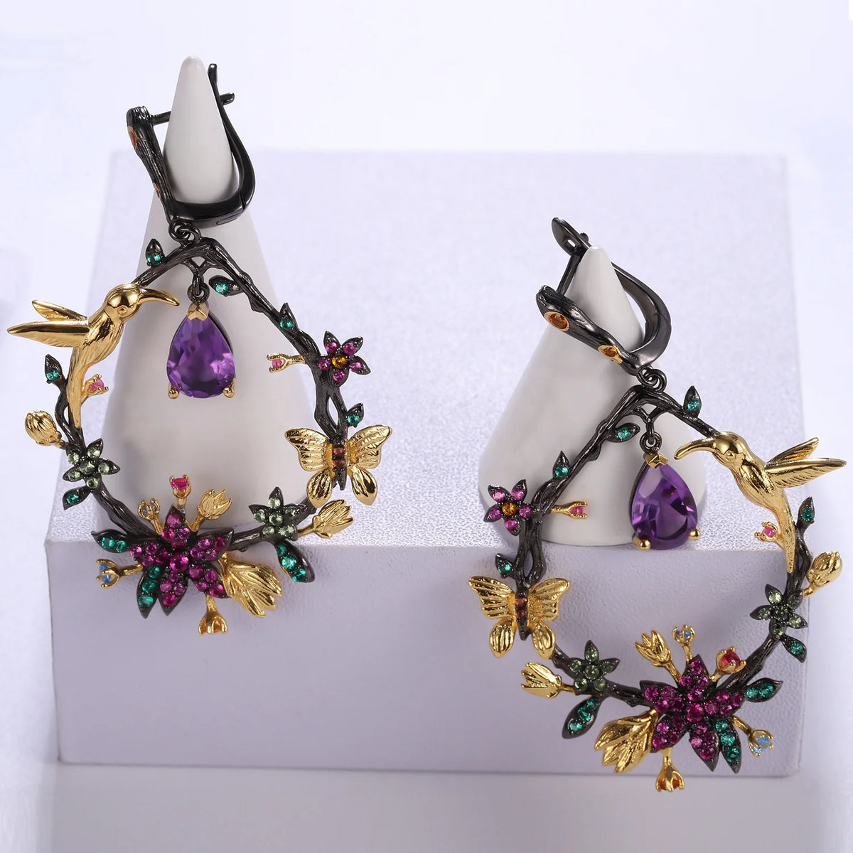 ArtistA Abiding Niche & Elegant 925 Sterling Silver Forest-Style Hummingbird & Butterfly Floral Natural Amethyst Topaz Hoop Earrings
