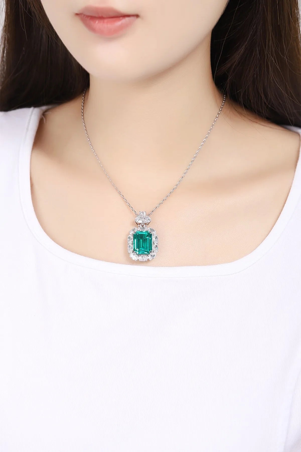Gemfiori Anster 925 Sterling Silver High-quality Cultivated Emerald Necklace - Suitable for Parties or As a Gift