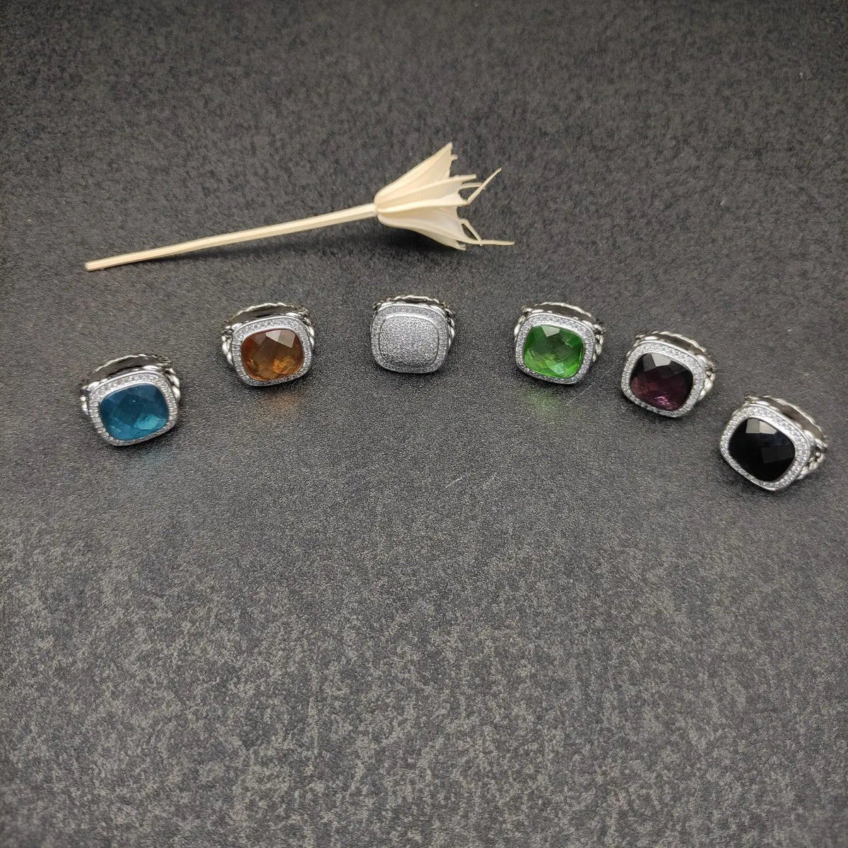 FASHIONISTA DY High-Quality Silver-Plated 14mm Square Diamond-Set Ring, Gold-Plated Colored Gemstone-Set Ring, Jewelry