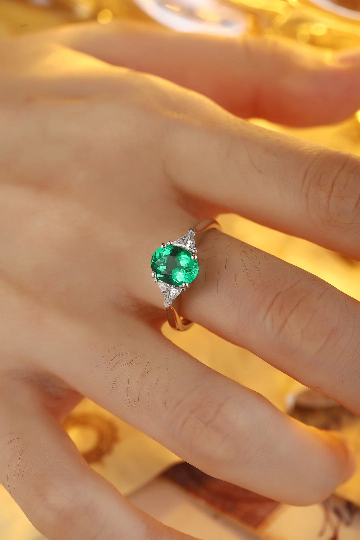 Gemfiori Anster Jewelry S925 Silver Lab Grown Oval Cut Emerald Ring Luxury Halo Setting Fine Jewelry for Daily & Party Wear