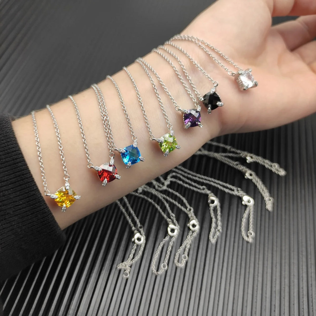 DY High-Quality Silver-Plated 8mm Four-Prong Diamond Necklace. Gold-Plated 8mm Colored Gemstone Necklace. Wholesale Jewelry.