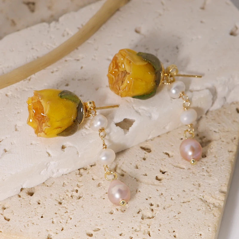 Popular European and American Niche Design Sense Rose Earrings, Natural Pearl Temperament Earrings, Women's Fashion Earrings