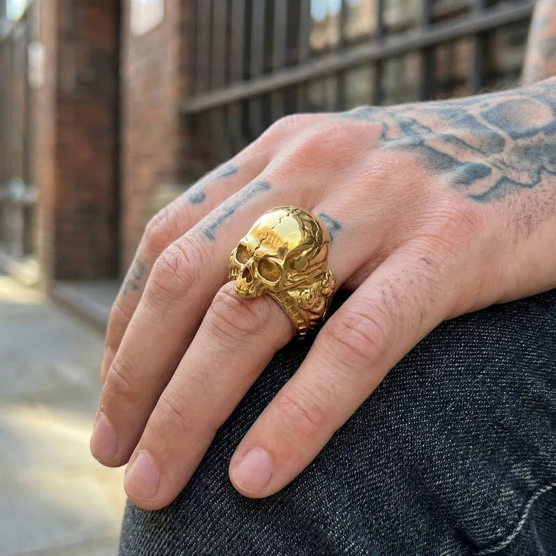 Kalen European American Gothic Skull Ring Punk Retro Dark Cracked Skull Stainless Steel Men Ring Jewelry
