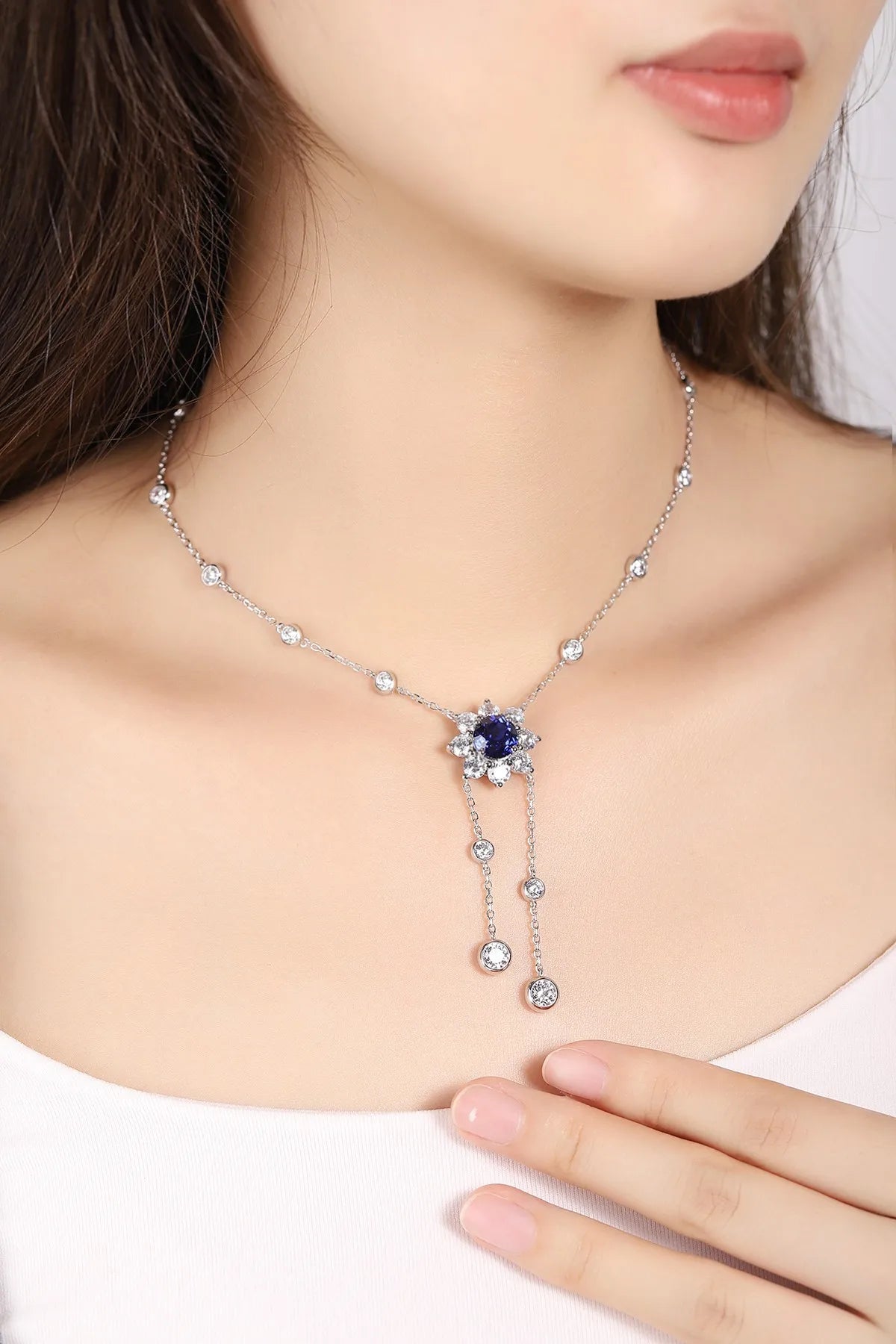 Gemfiori Anster 925 Sterling Silver High-quality Cultivated Sapphire Necklace - Suitable for Parties or As a Gift