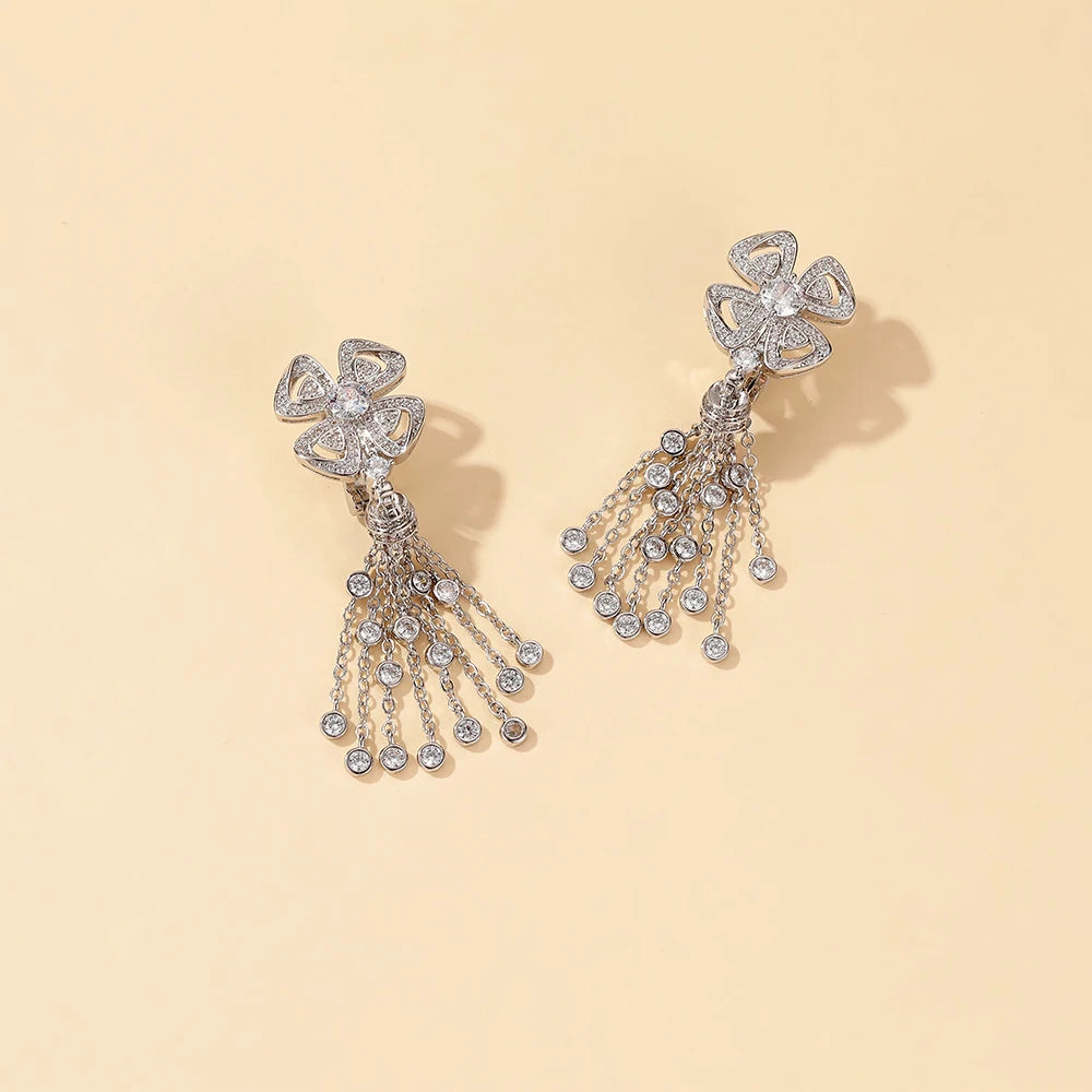 White Four Leaf Flower Exaggerated Dress Accessories Women's High-end Necklace Short Clavicle Suit Tassel Earrings Wholesale