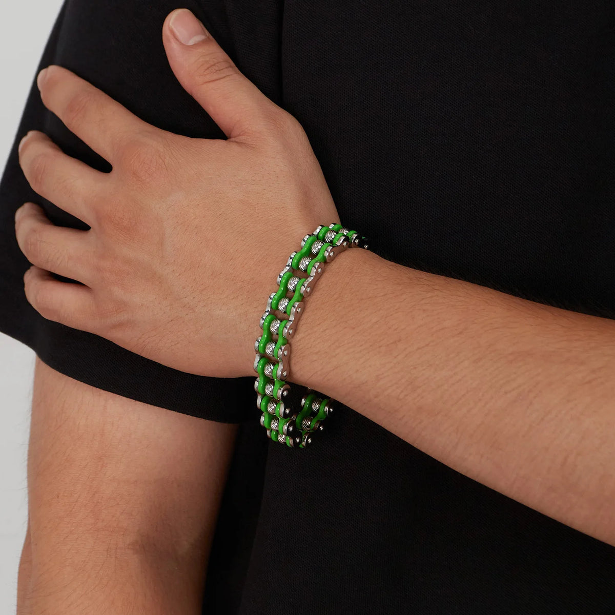 FASHIONISTA Charms Hip Hop Exquisite Enamel Color Plated Stainless Steel Bicycle Chain Men Bracelet European and American Creative Jewelry