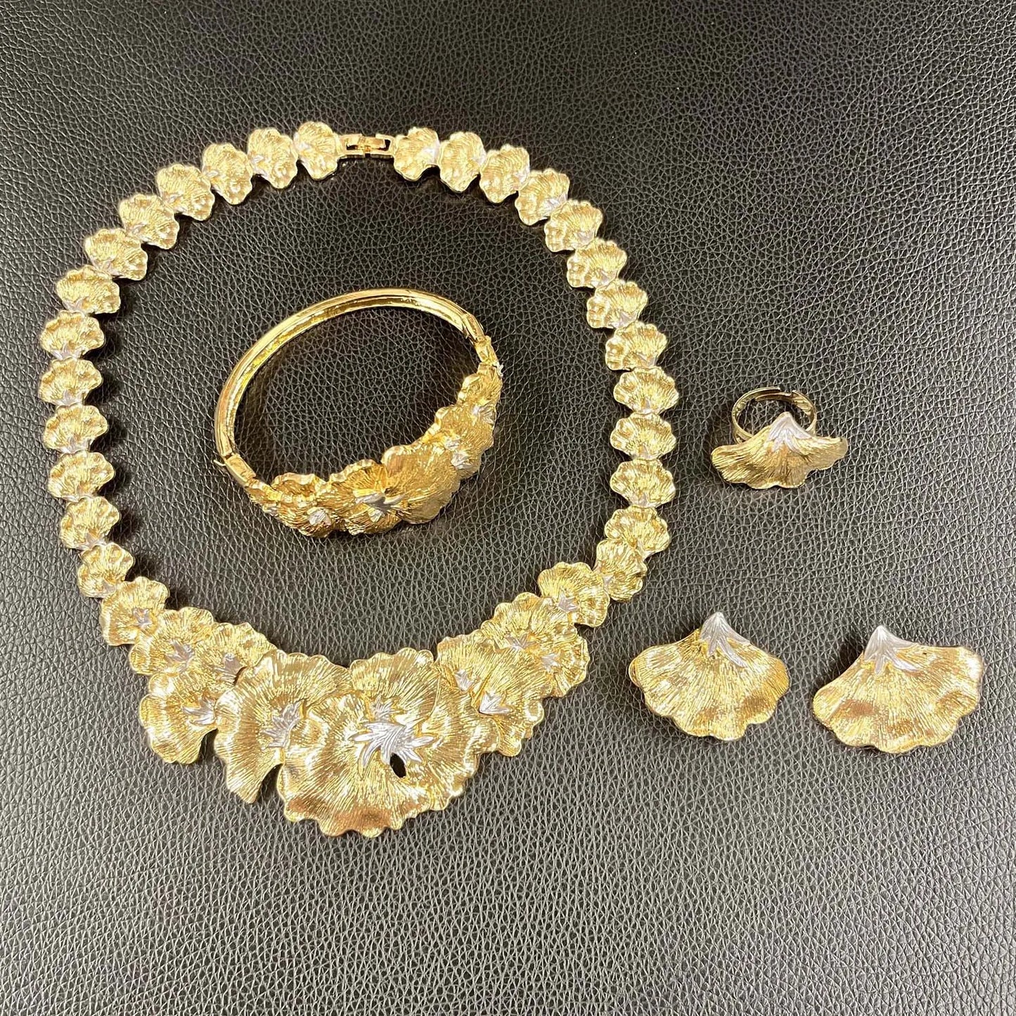 Zhuerrui Italian Gold Flower Jewelry Sets Exquisite Eco-Friendly Alloy Two-color Necklace Set Wedding Party Birthday Gift H00717