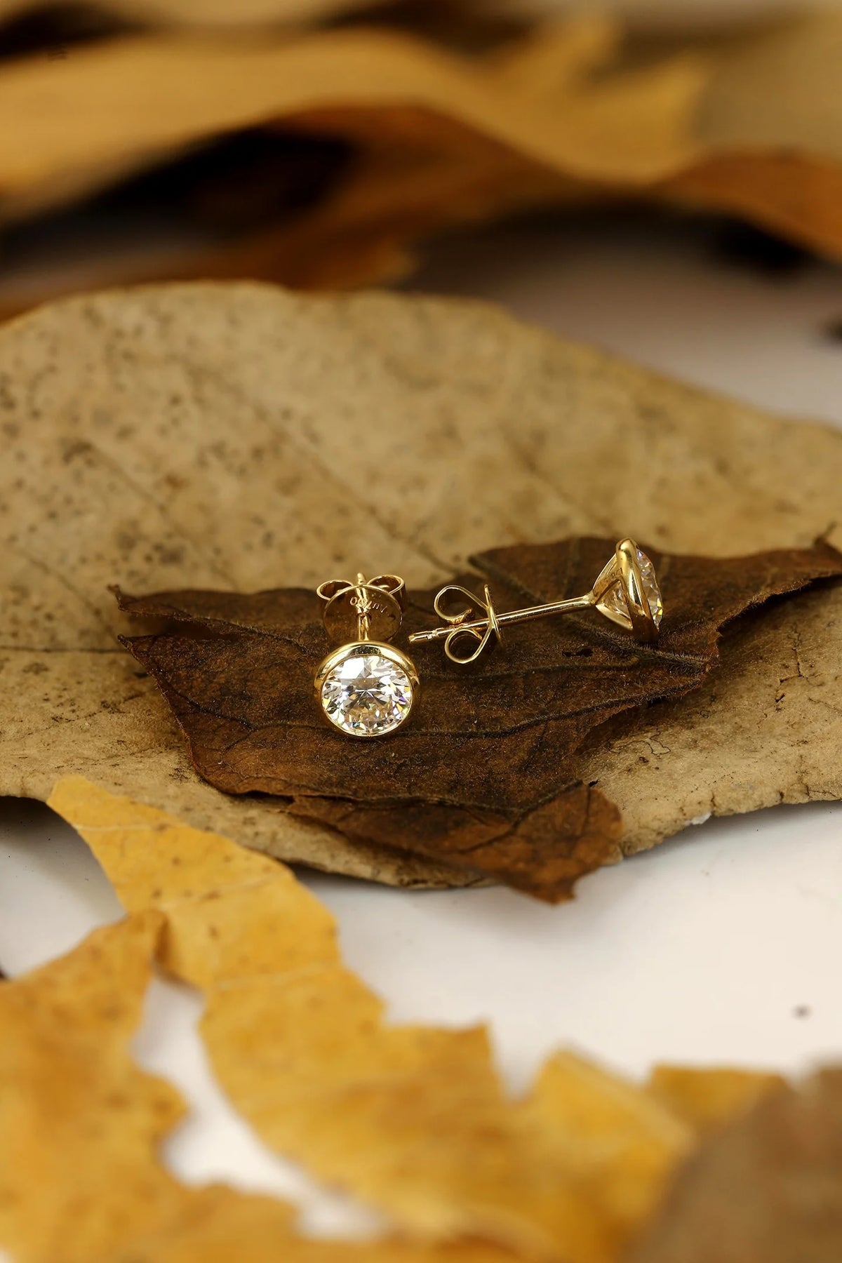 Gemfiori 18K Gold Lab Grown diamond Stud Earrings at Shopping Festival Discounted Price in Stock and Can Be Shipped Out Quickly