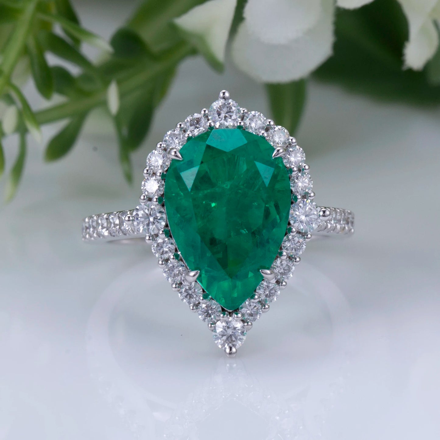 Messi Jewelry MSR-1186 18k Gold  Pear Cut Lab Grown Colombia Emerald  Engagement Ring Classic Style