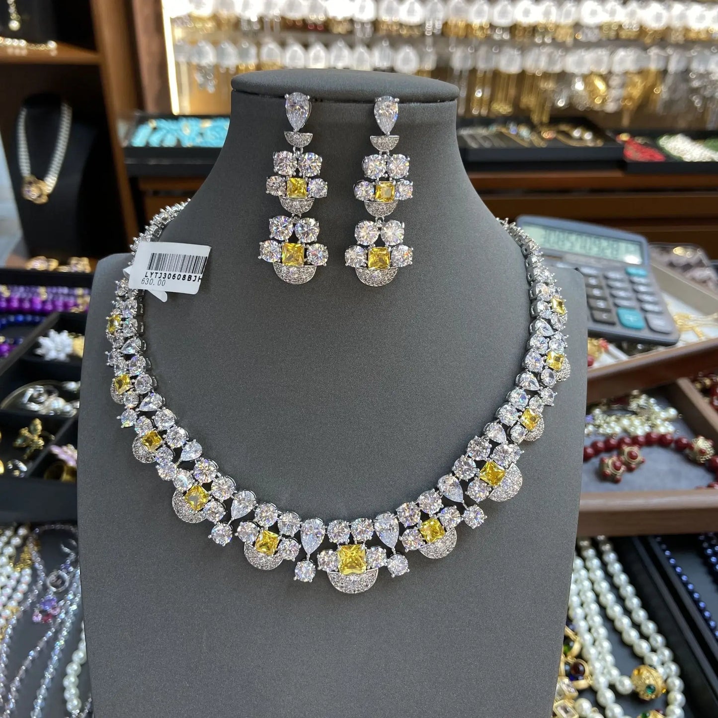 Elegant Jewellery Set in the Latest Style Complete Set Allured Yellow Zirconia Stones Available with Paired Earrings
