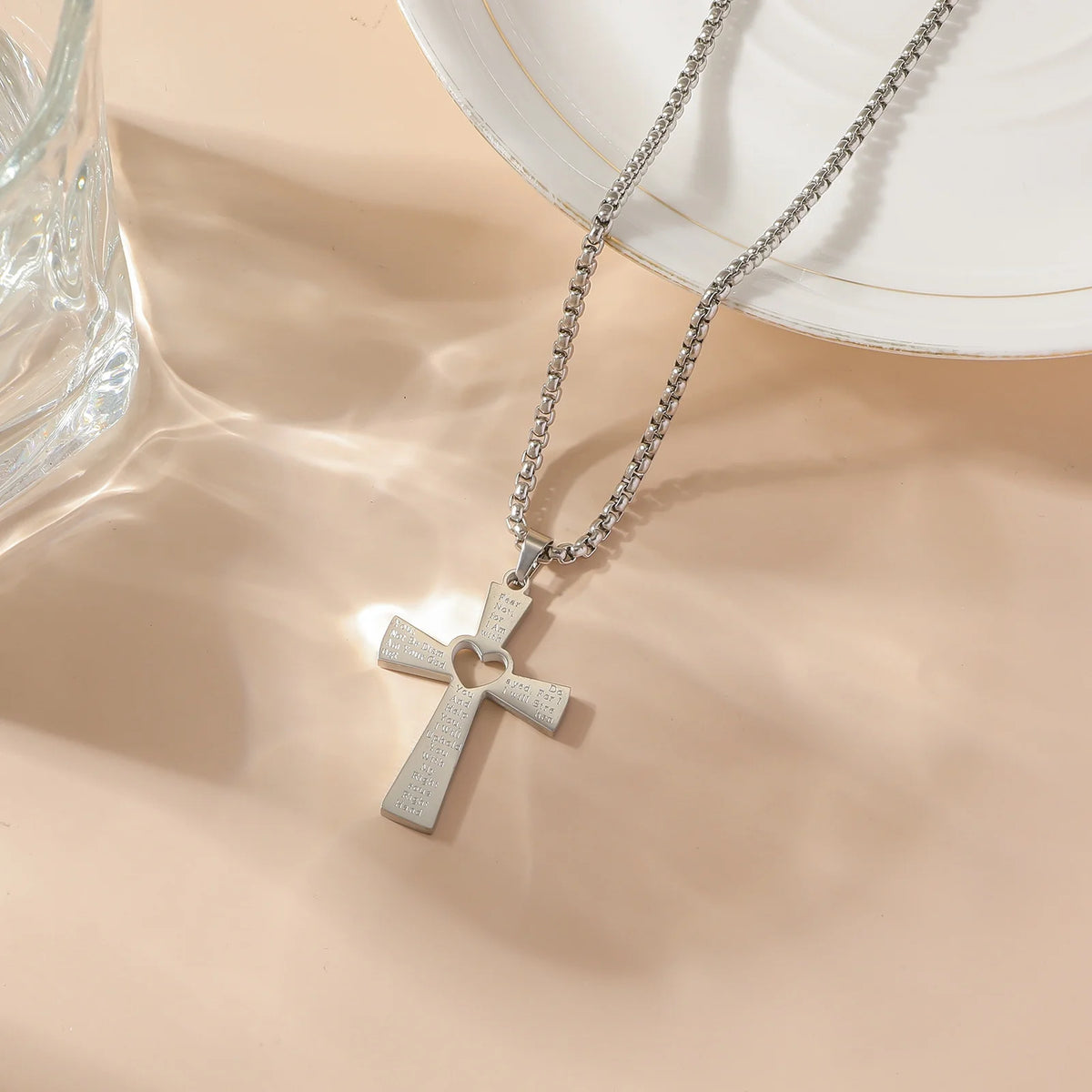 Vintage Personalized Religious Heart Cross Waterproof Stainless Steel Fashion Jewelry Necklace Pendant for Wholesale Men Women