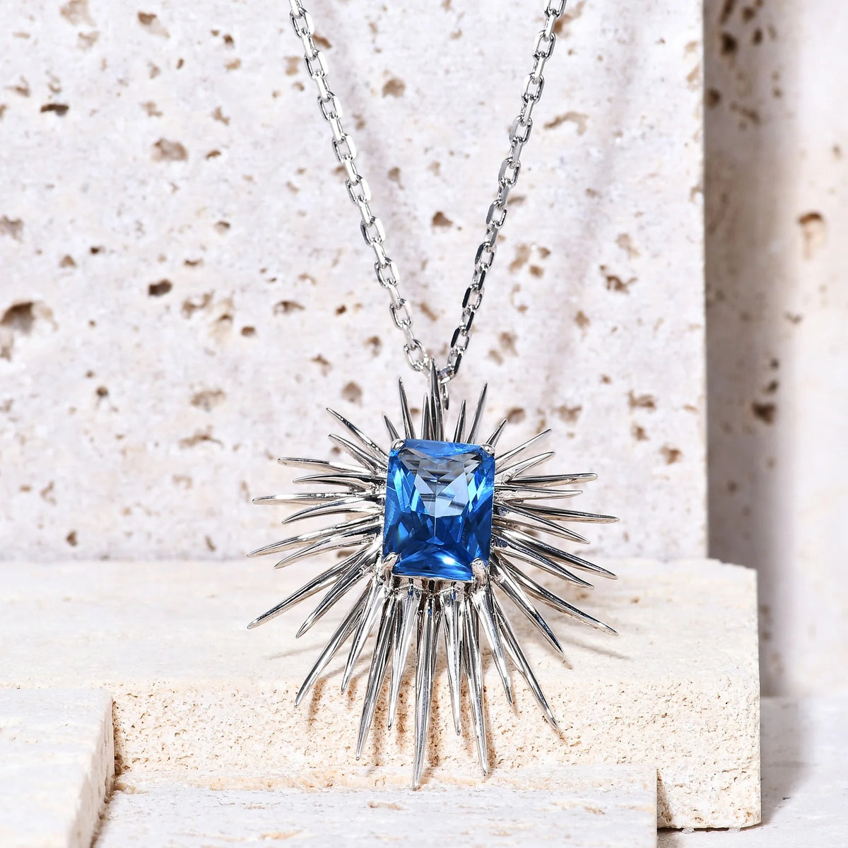 ArtistA Abiding Original Design Geometric Big Size 925 Sterling Silver Lab Blue Spinel Gemstone Star Brooch for Unisex Daily Use