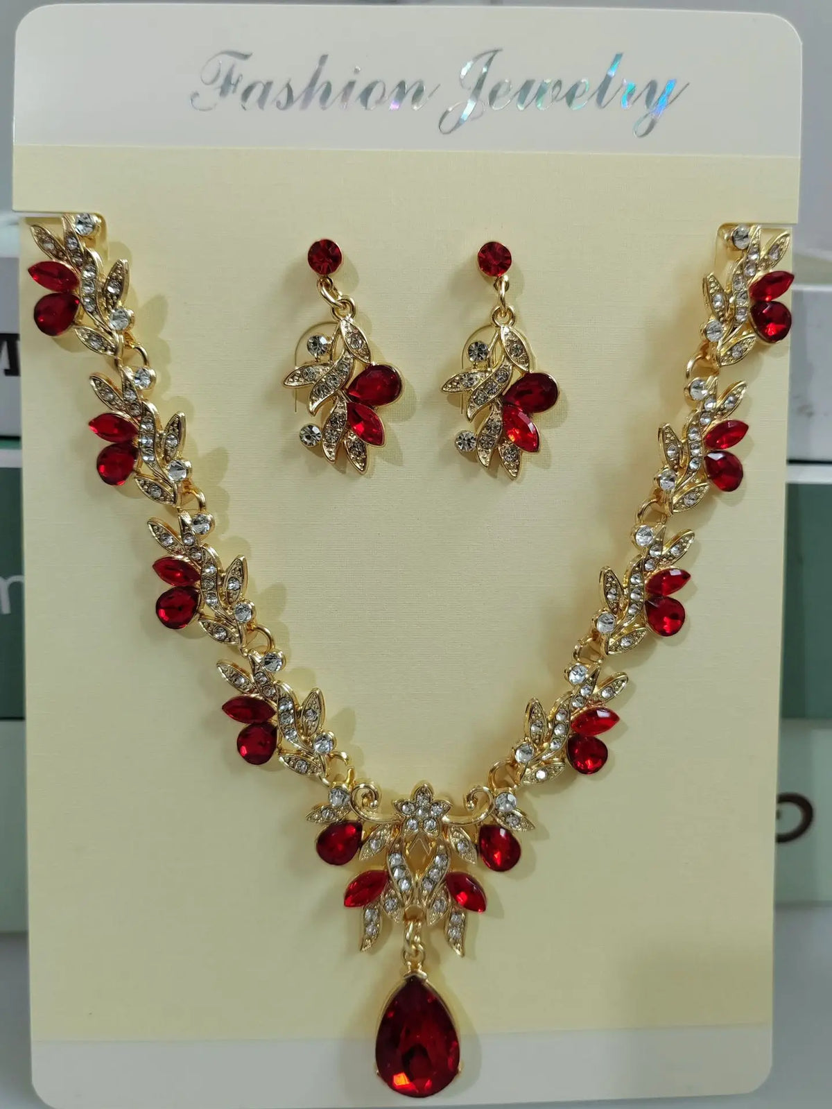 REDheart Vintagely Bride's Necklace Earrings Set Hot Crystal Wedding Banquet Dress Accessories for Parties Engagements Anniversaries