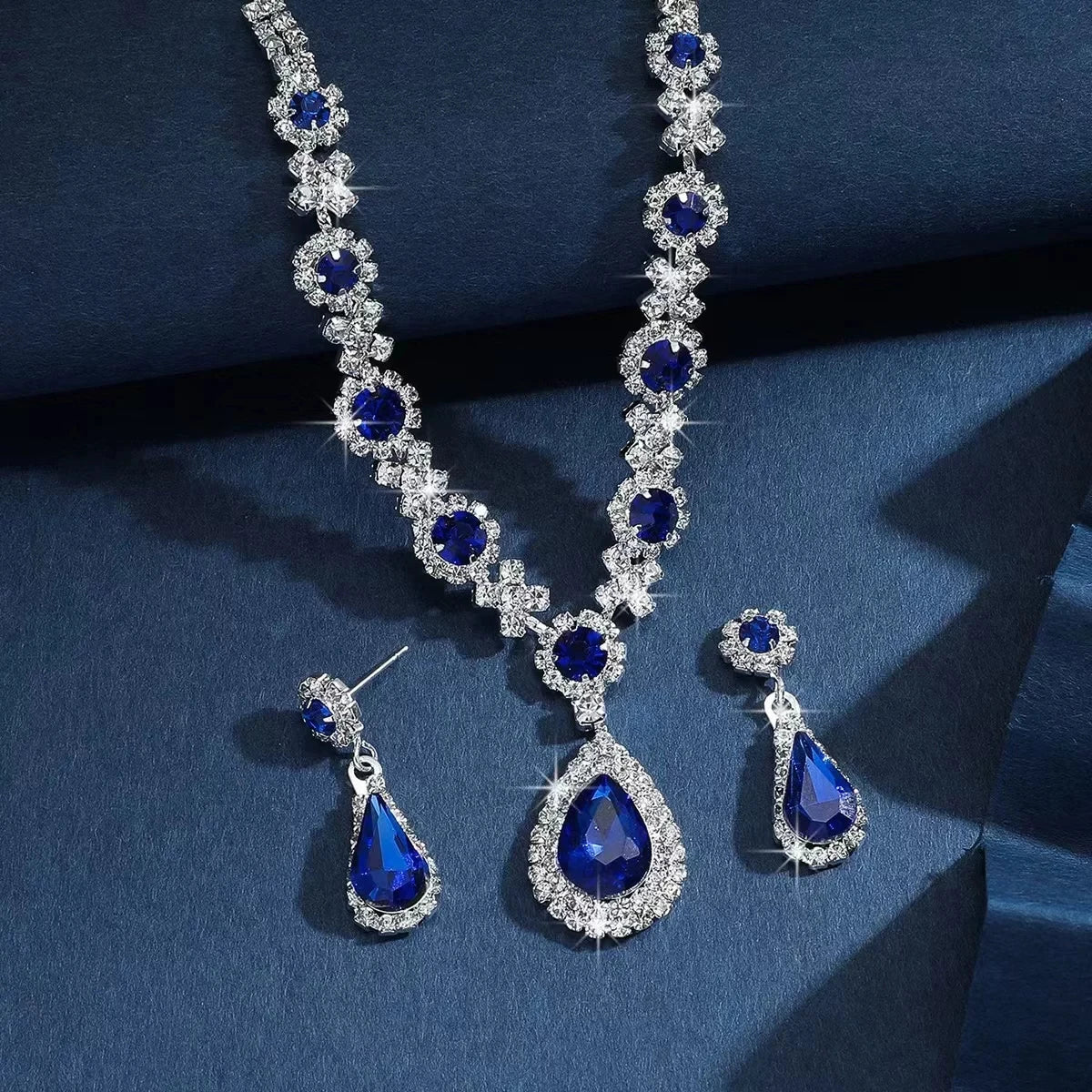 XM S372 Platinum Plated Princess Cut Zircon Floral Teardrop Pendant Necklace & Earrings Bridal Set
