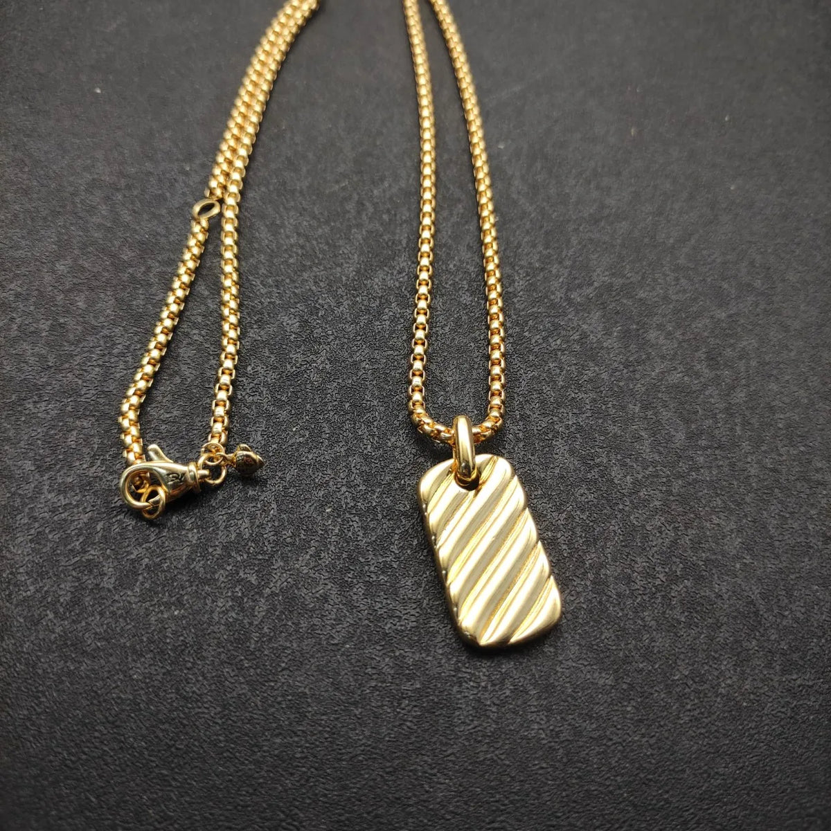 FASHIONISTA DY High-Quality Silver-Plated Shield Necklace with Diamonds, Gold-Plated Shield Necklace. Jewelry .