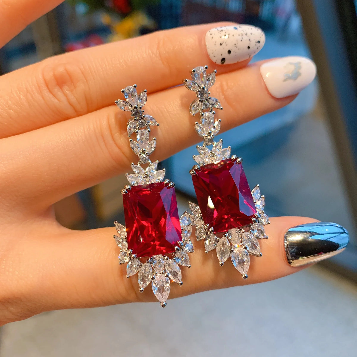 Gemfiori French Court Style Exaggerated and Atmospheric Heavy Industry Jewelry Zircon Inlay High-end Pendant Ring Earring Set