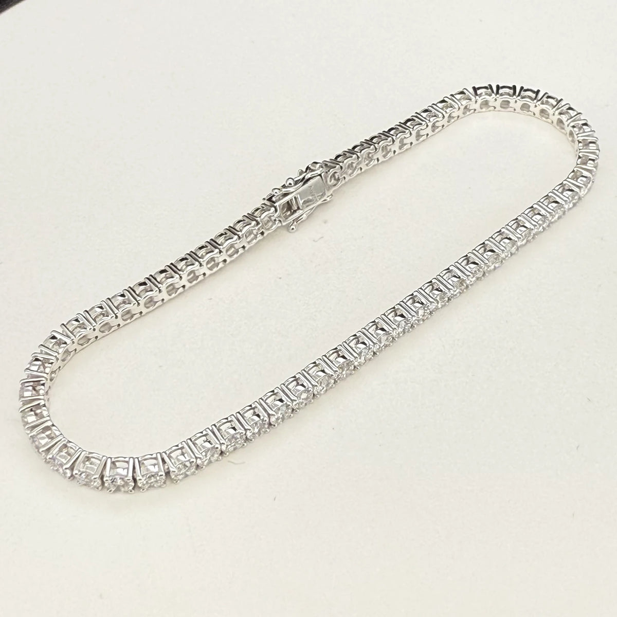 ArtistA 18K 2.5mm Round Lab Diamond White Gold Tennis Bracelet for Gift